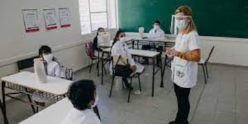 Con capacidad de las aulas al 30% regresan las clases presenciales en Foz de Iguazú