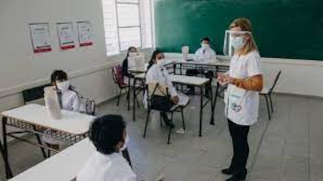 Con capacidad de las aulas al 30% regresan las clases presenciales en Foz de Iguazú