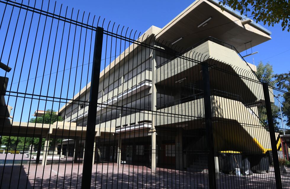 Los colegios de la UNCuyo vuelven a la presencialidad