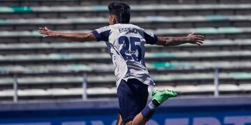 Espejo grita su gol en Mar del Plata tras una gran definición (Foto: Prensa Talleres).