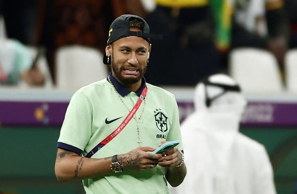 El descuido de Neymar con su fondo de pantalla y un extraño mensaje de WhatsApp: “¿Quién es Elena?”