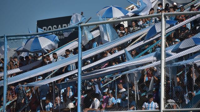 Racing de Nueva Italia en el Miguel Sancho ante Deportivo Madryn, en la cuarta fecha de la Zona B de la Primera Nacional.