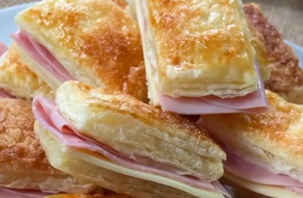 Mejor que los de panadería: cómo hacer fosforitos de jamón y queso con 8 ingredientes