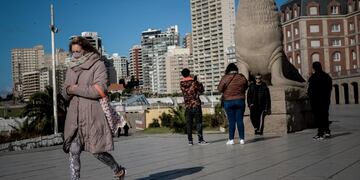 Pese al frío, Mar del Plata fue uno de los destinos turísticos más elegidos por los argentinos para este fin de semana XXL. Foto: Télam.