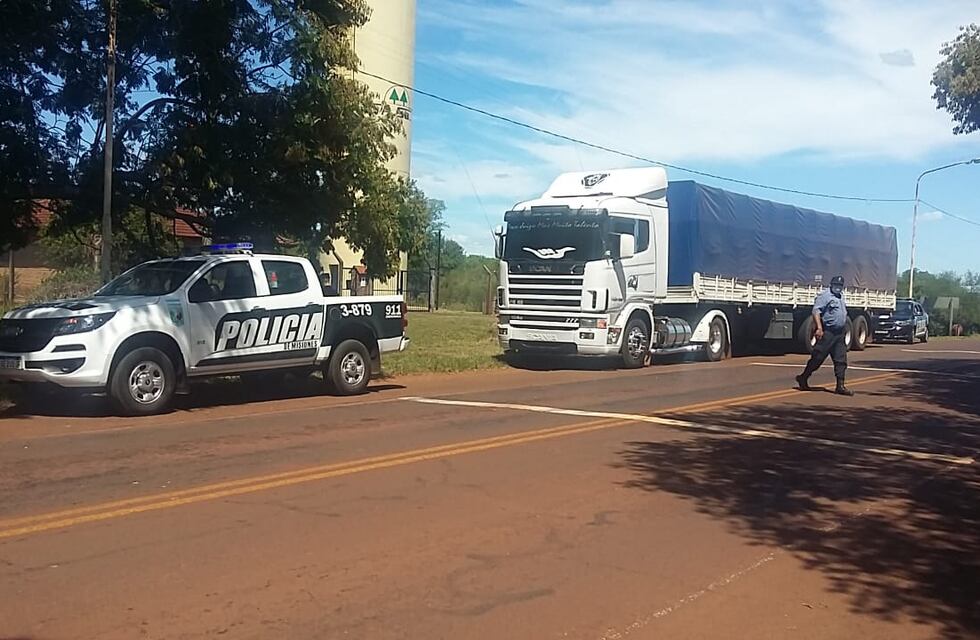 La Policía logró interceptar dos camiones que intentaron ingresar soja de manera ilegal a Misiones
