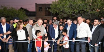 El gobernador Osvaldo Jaldo visitó la ciudad de Monteros, donde llevó a cabo la inauguración oficial de varias obras importantes para la comunidad.