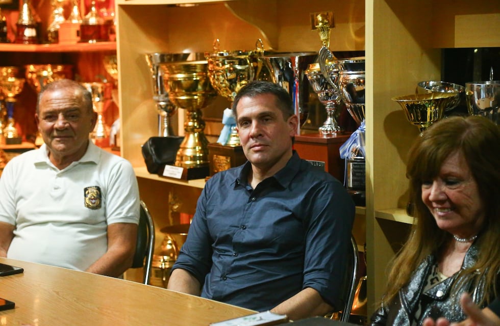 En su cumpleaños, Atenas tiene nuevo presidente: un nombre propio en barrio General Bustos