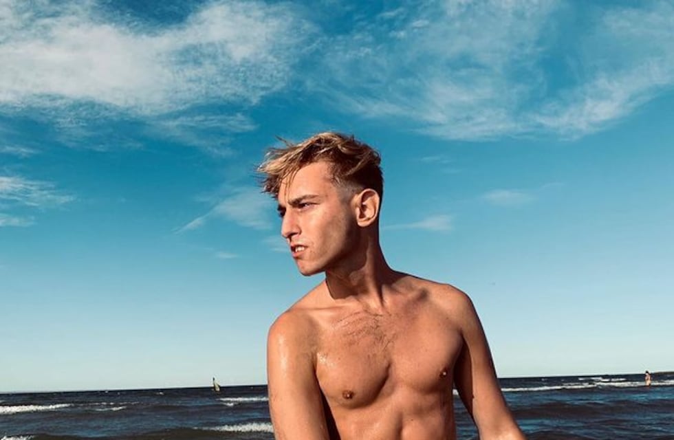 Quién es Máximo Calvo, el cordobés que asegura haber tenido un encuentro con Ricky Martin