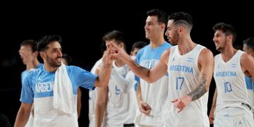 Argentina celebra su victoria sobre Japón y la clasificación a cuartos de final. (Foto: AP)