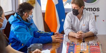 El Gobernador Fueguino recibió al deportista tras su participación en los Juegos Paralímpicos de Beijing.