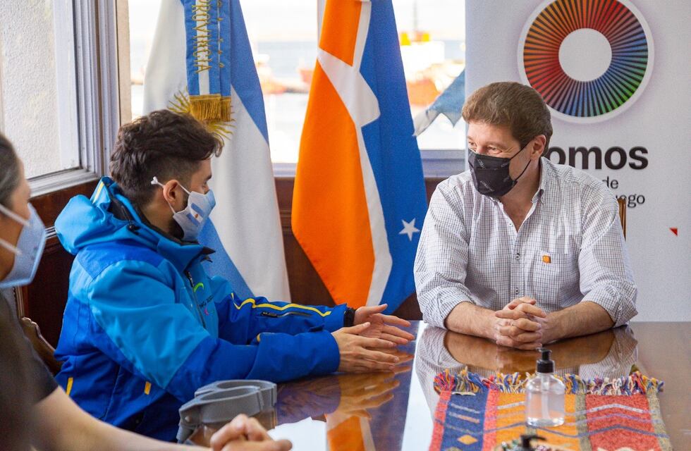 Gustavo Melella recibió a Nicolás Lima tras su participación en los Juegos Paralimpicos