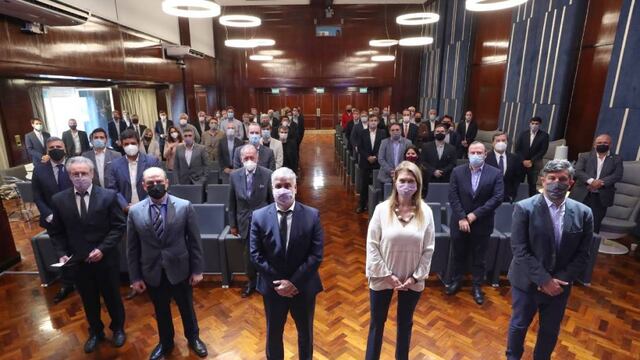 El nuevo secretario de Comercio Interior de la Nación, Roberto Feletti, presentó a lo funcionarios que lo acompañarán.