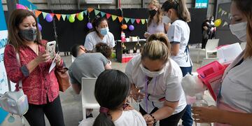 El Gobierno de Mendoz ainformó que hasta la fecha se registraron 165.745 casos positivos confirmados Covid-19.. Orlando Pelichotti/Los Andes