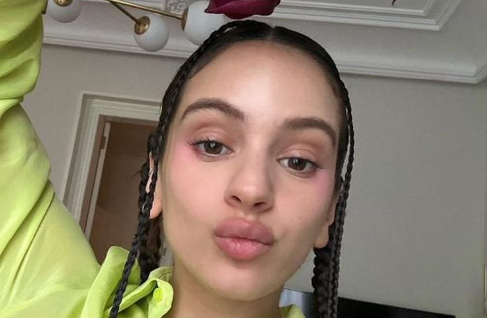 Sin filtro: La Rosalía apostó por las transparencias y dejó sin palabras a sus fans de París