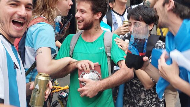 El grupo se llevó la caja junto a la verveza y el fernet.