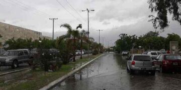 Rige un alerta por fuertes lluvias y caída de granizo en zonas productivas de San Juan.
.