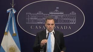 El vocero presidencial Manuel Adorni en conferencia de prensa