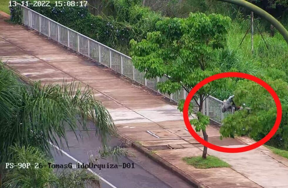 La policía evitó que un adolescente se arroje de un puente en Posadas