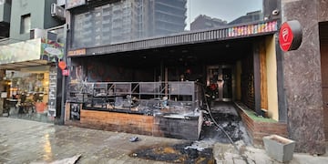 Feroz incendio en un local de Nueva Córdoba.