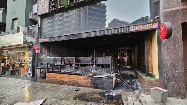 Feroz incendio en un local de Nueva Córdoba.