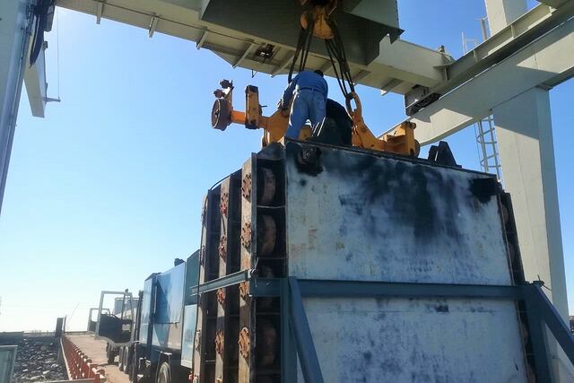 Hidráulica cierra las compuertas del dique El Carrizal.