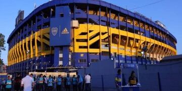 Un nene de 11 años habría caído de una de las tribunas de La Bombonera.