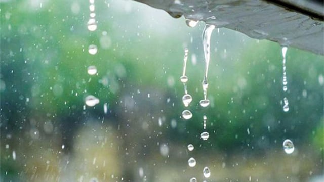 Por las intensas lluvias en Tres Arroyos evacuaron a un grupo de feriantes de la Fiesta del Trigo