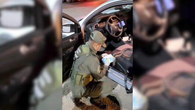 Gendarmería encontró en San Juan más de 20 celulares escondidos en un vehículo y sospechan que son robados