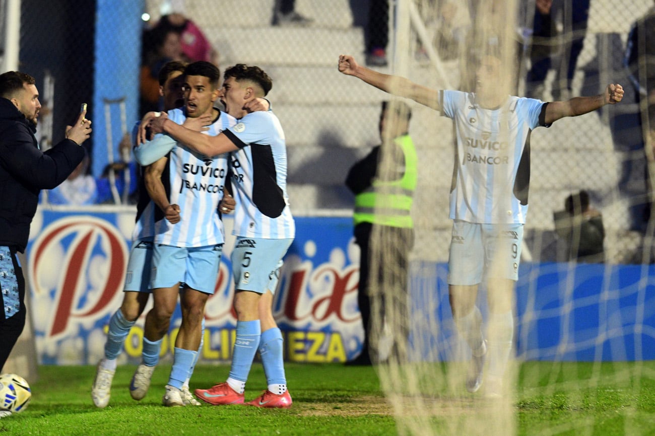 Futbol Nacional . Racing le ganó  a Patronato 1 a 0 en Nueva Italia. Ramiro Pereyra /LaVoz