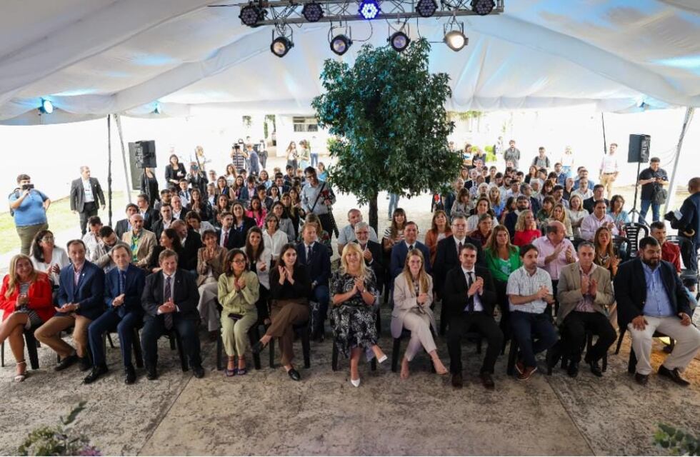 Camila Giuliano: Pasar al paradigma de transparencia activa