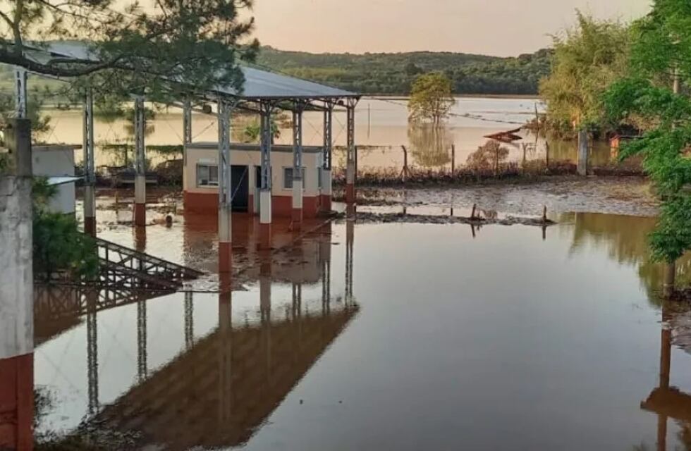 Este viernes podría habilitarse el paso en balsa a Paraguay desde Corpus