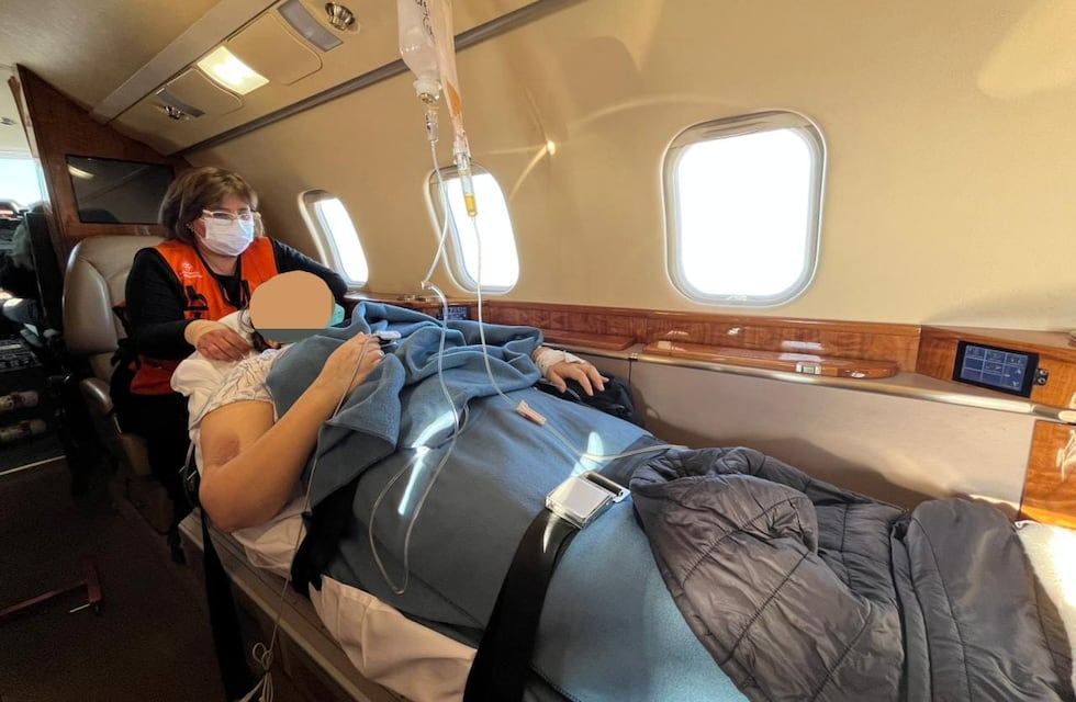 Salud concretó un vuelo sanitario de emergencia hacia Córdoba