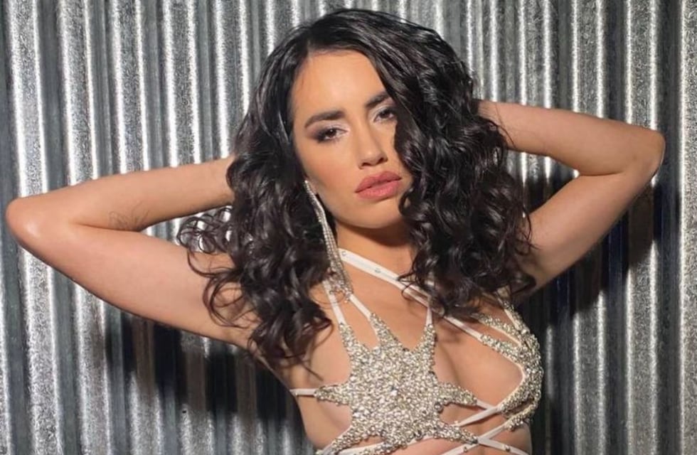 Lali Espósito bailó en pijama rosa la canción de Rels B: “Amanecí pensándote”
