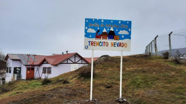 La Municipalidad de Ushuaia colocó cartelería en el Jardín de Infantes N°15 y en la escuela especial Kayú Chenen.