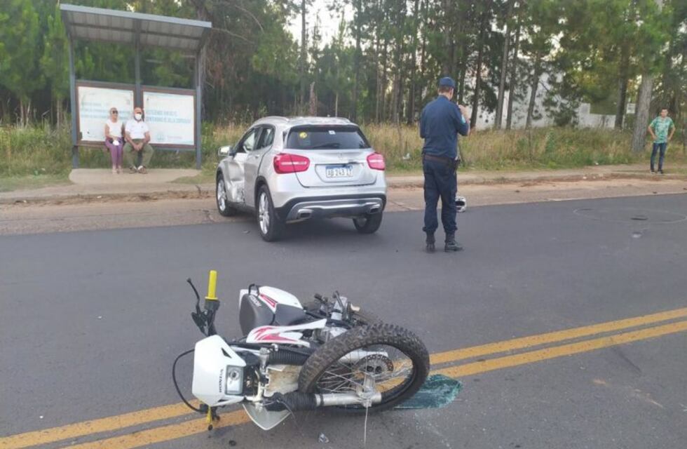 Un joven falleció en Concordia tras chocar con un auto que dobló en U