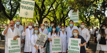 Marcha de médicos municipales en la ciudad de Buenos Aires, Hospital Rivadavia fue uno de los hospitales que más movilizó en el día. Foto Federico Lopez Claro