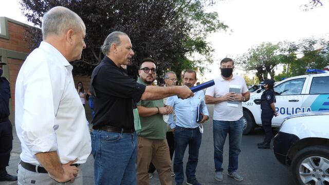 Sergio Berni entregó móviles e hizo anuncios en su visita a Punta Alta.