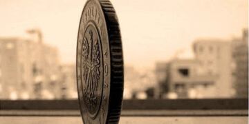 Desconfianza y devaluación, dos caras de una misma moneda.