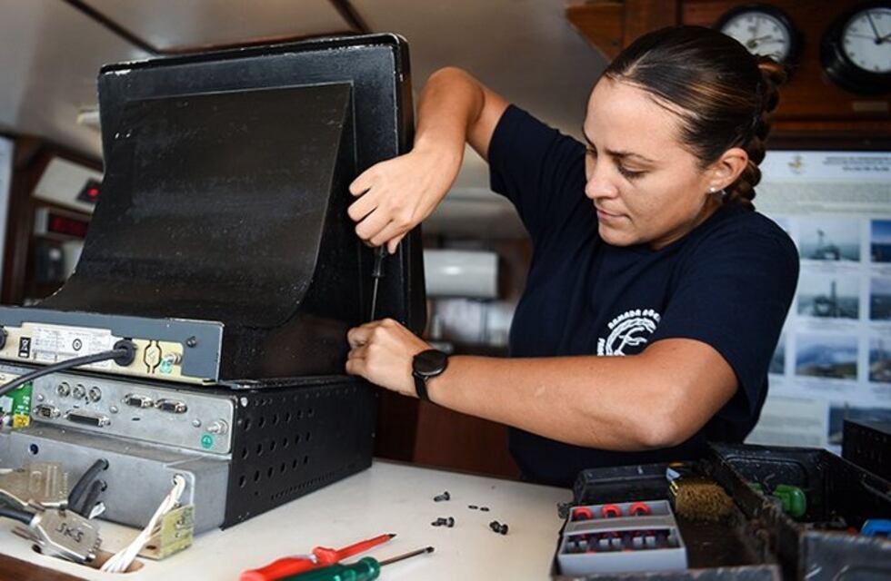 La primera radarista de la fragata ARA ”Libertad” es puntaltense