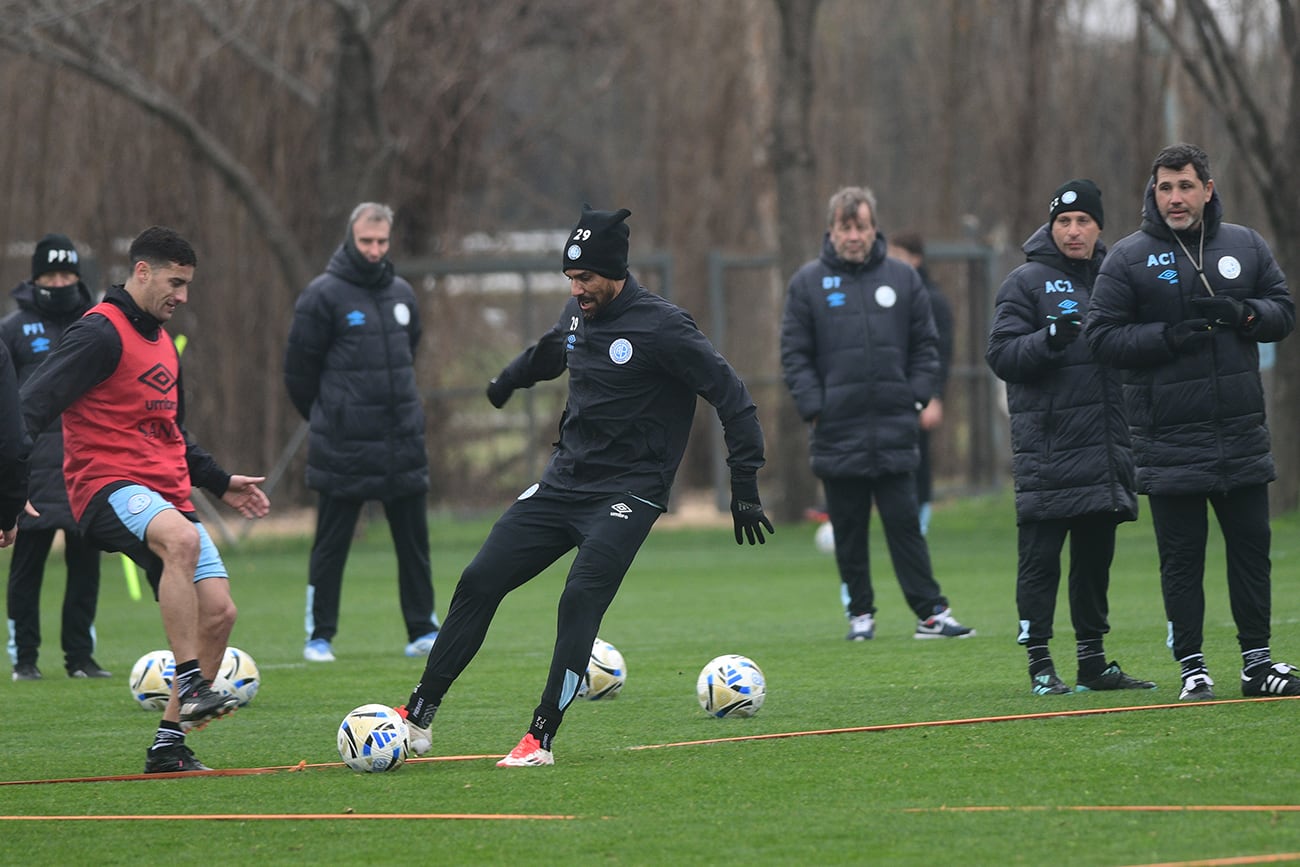 Práctica abierta de Belgrano en el predio de Villa Esquiú. (Ramiro Pereyra / La Voz)