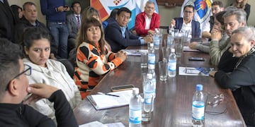 Los doce concejales de la ciudad asistieron a la reunión con funcionarios de la Secretaría de Servicios Públicos del municipio para discutir la licitación del sistema de transporte urbano de pasajeros.