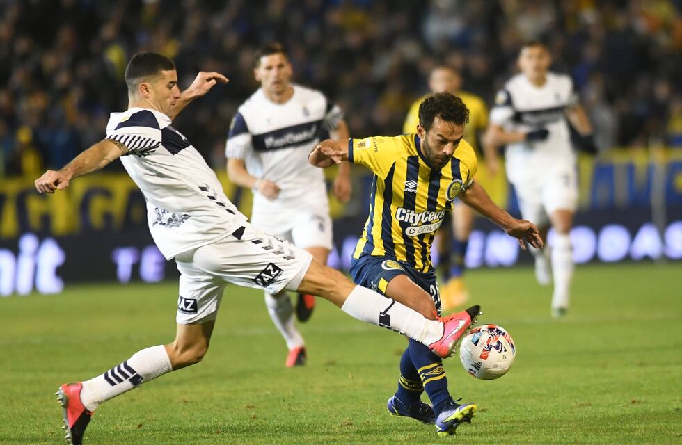 Mal debut de Carlos Tévez como DT: Gimnasia le ganó 1 a 0 a Rosario Central