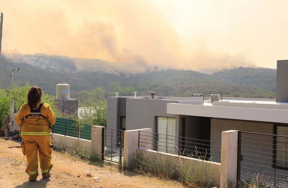 Incendios en Punilla: preocupación total en Carlos Paz y alrededores por el control del incendio