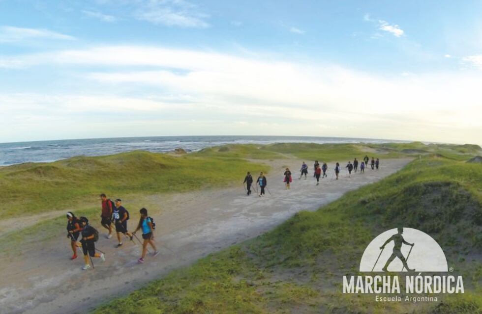 Tanti recibe la “Marcha nórdica”