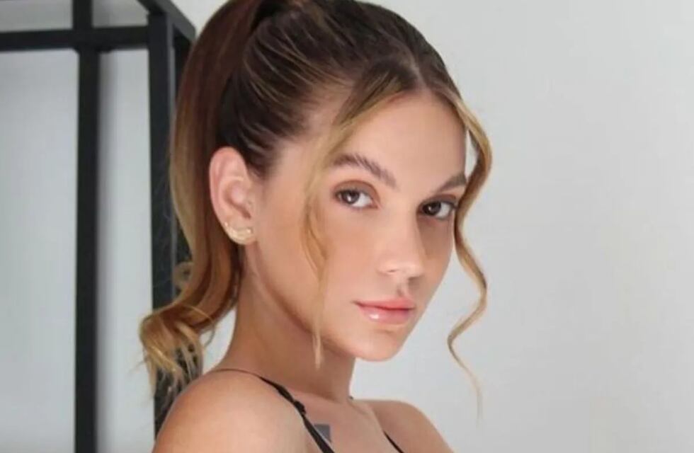 Sasha Ferro se llevó el like de Romina Malaspina con un microvestido de cuero