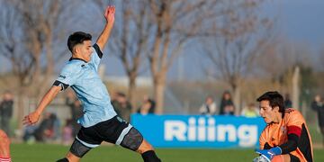 La quinta división hizo un gol a lo Di María.