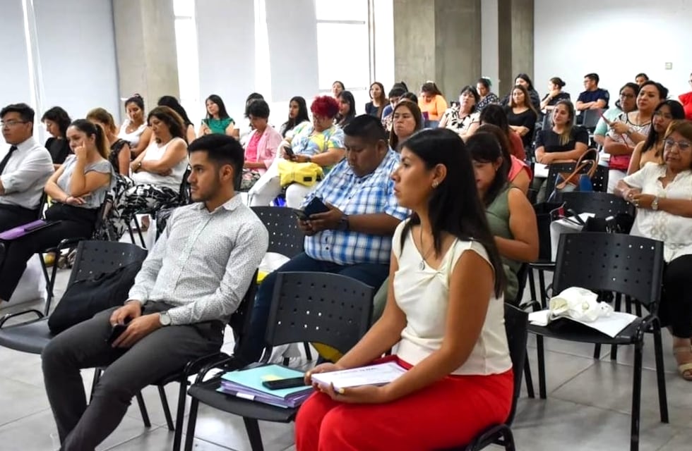 Mujeres y juventudes: abordan en Jujuy la problemática de la violencia digital