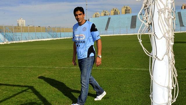 Mariano Campodónico en sus tiempos de delnatero de Belgrano, y de un gol inolvidable a Talleres (Foto: La Voz).
