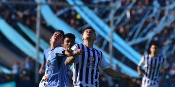 Belgrano y Talleres, en un disputado y entretenido clásico en Alberdi (Ramiro Pereyra / La Voz).