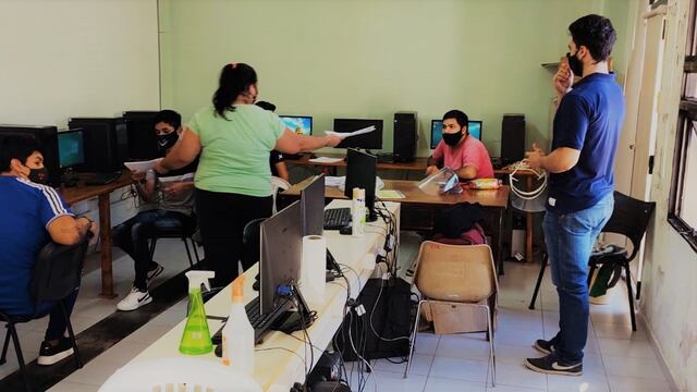 Los chicos del Centro de Oficios comenzaron a cursar sus estudios secundiarios de forma virtual.